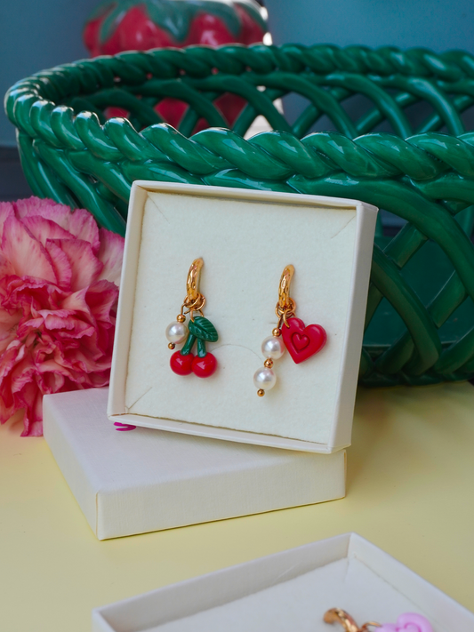 Boucles cerise et coeur