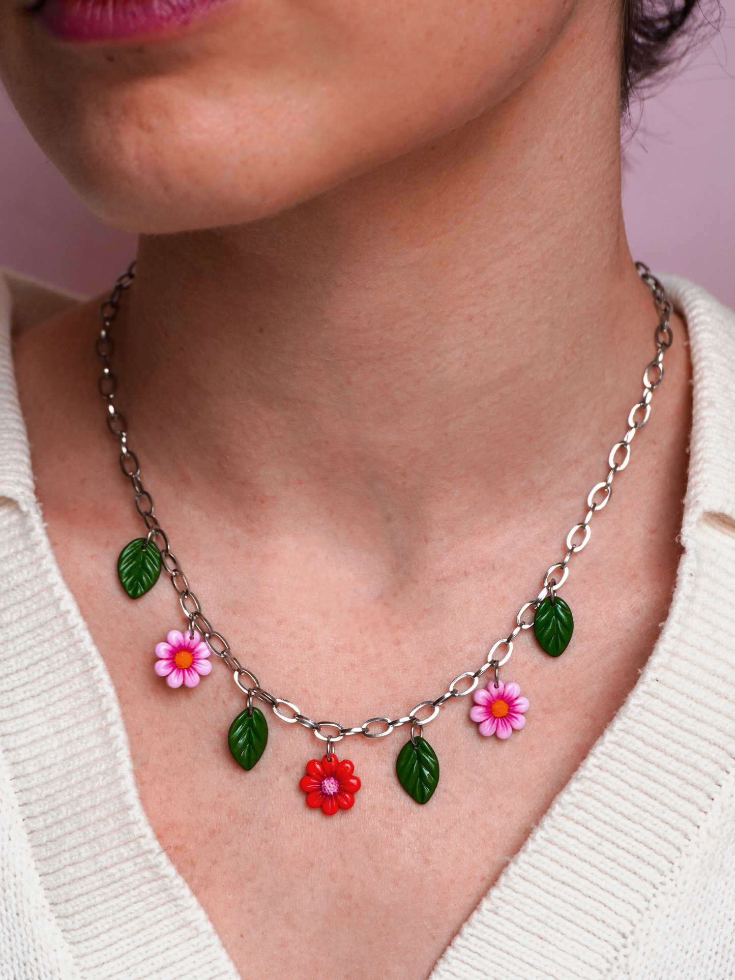 Collier fleurs et feuilles