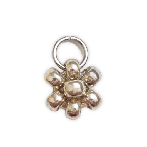 Fleur perles argentées