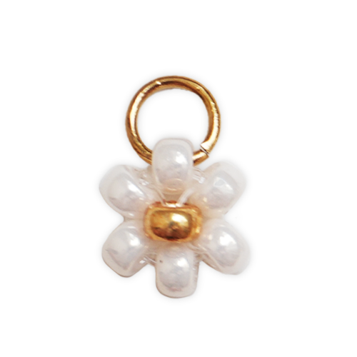 Fleur perles blanches