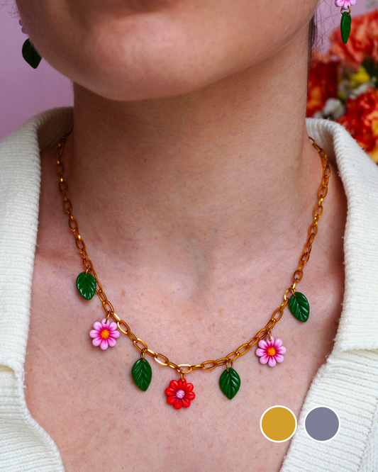 Collier fleurs et feuilles